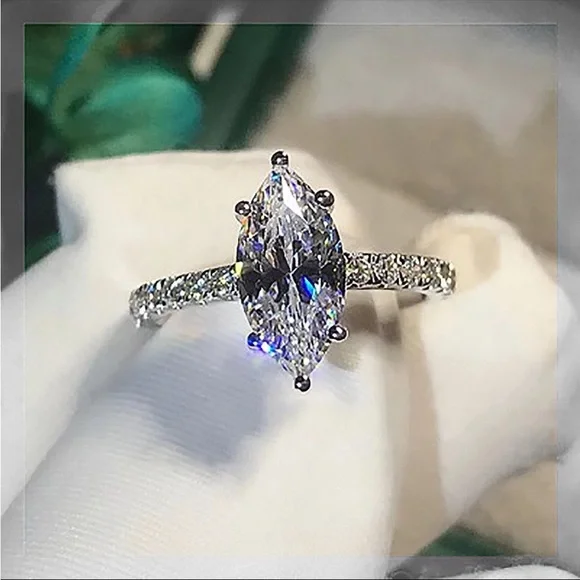 New Women’s 925 Silver Beautiful Diamond Ring