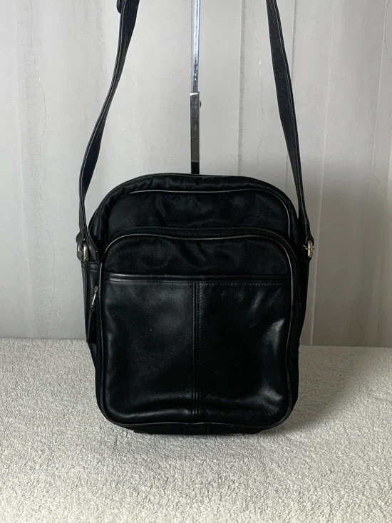 GUC Coach Graham pack L 8” x H 13” x D 2.5”