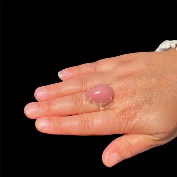 925 Sterling Silver Rose Quartz Tear Drop Cabochon Ring – Size 9