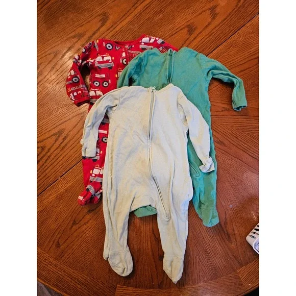 Old Navy Baby Boys‎ Sleepers Lot 3 Pack Fire Truck Solid Green Sage 6-9 Months