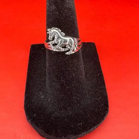 Silver Unicorn Ring.  Size 4.5
