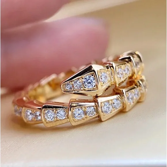 New Beautiful 18k Yellow Gold Over Silver White Sapphires Ring