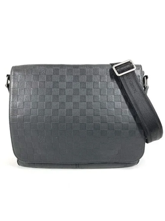 Louis Vuitton Shoulder Bag District MM Damier Infini Leather Onyx Black