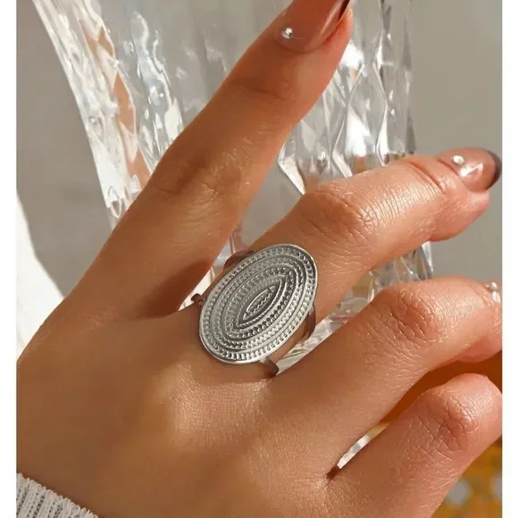 Silver Medallion Ring 7