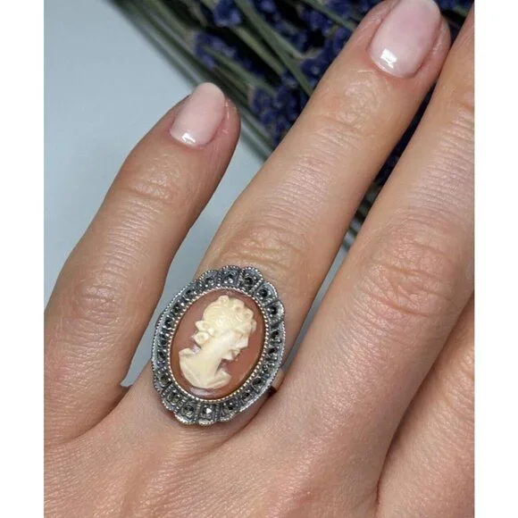 Vintage Cameo 925 Sterling silver ring size 5