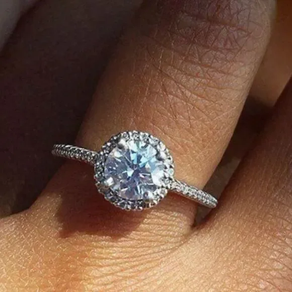 The Sphere 925 and cubic zirconia gorgeous engagement ring