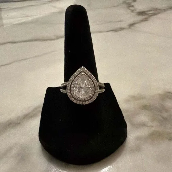 Jeulia S925 Sterling Silver Pear Cut Double Halo Split Shank Ring Size 7 CZ