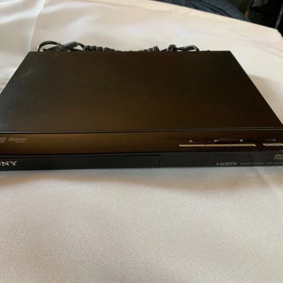 SONY DVD Player with HDMI Cord!  No Remote Control.