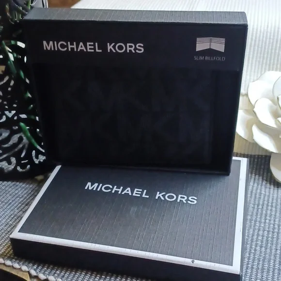 MICHAEL KORS MEN'S WALLET🥰♥️