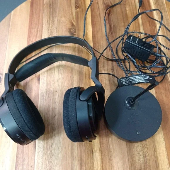 Sony Wireless Stereo Headphones MDR-RF912R &‎ Stereo Transmitter TMR-RF912R