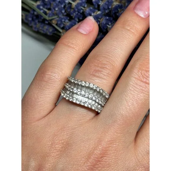 925 STERLING SILVER SAPPHIRE RING SIZE 6