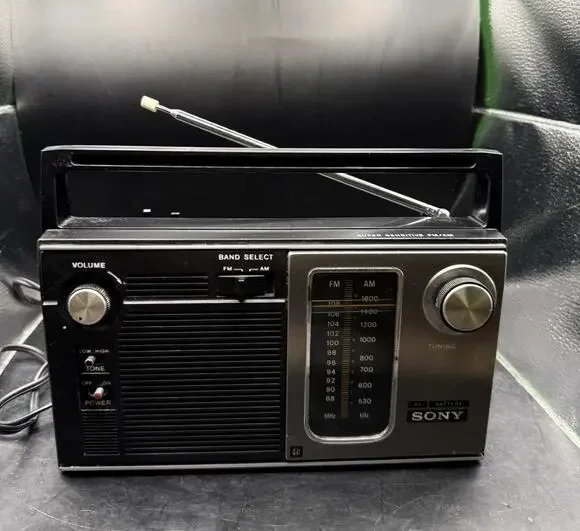 SONY Model ICF-7270W AM/FM Portable Radio Vintage TESTED