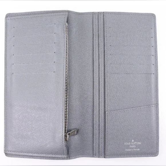 RARE LOUIS VUITTON Grey Taiga Brazza (Unisex) Bifold Long Wallet (EUC)