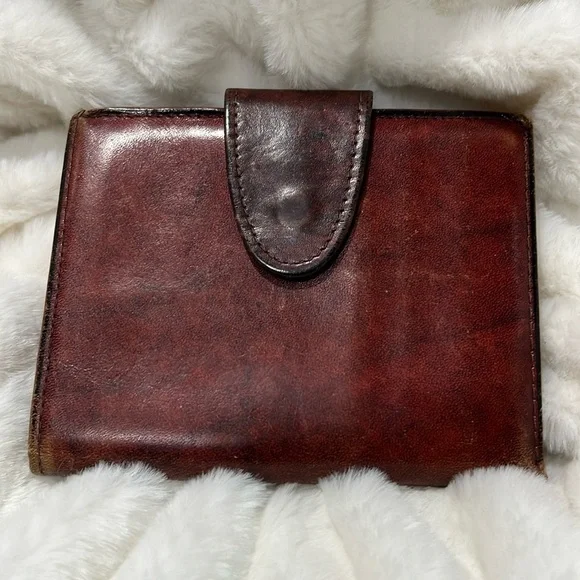Rolf’s Cowhide Leather Hand Made Stitched Key Lock Bifold Wallet