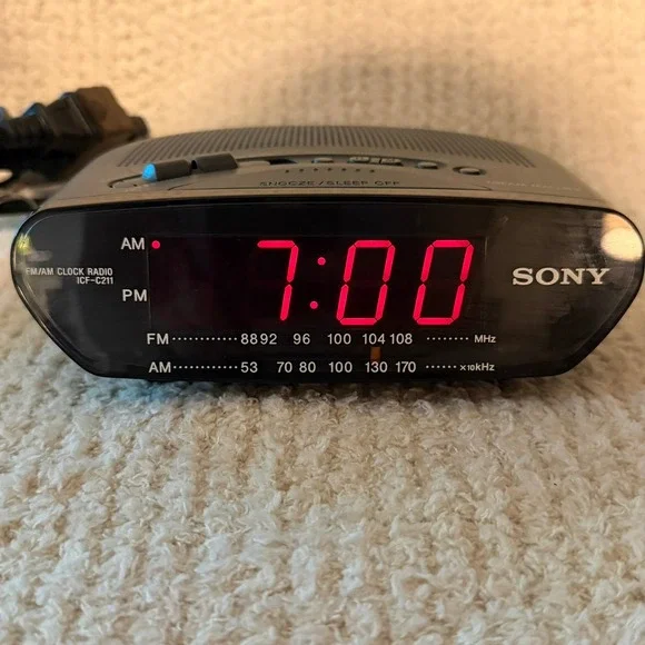 Sony Dream Machine ICF-C211 FM AM Clock Radio Red LED Digital Display Works