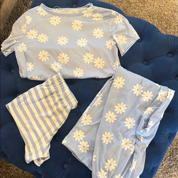 Cat & Jack Light Blue Daisy Pajama Set - Blue & White Floral