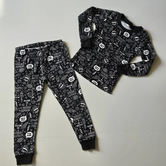 Carter's/Kids Black Graphic Long‎ Sleeve Shirt and Pants Pajama Set /Size 3t