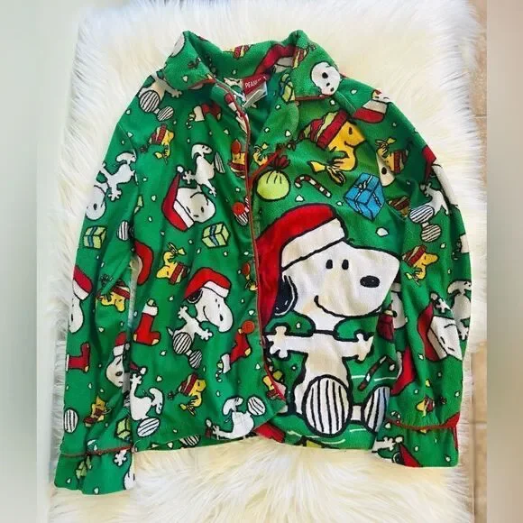 Peanuts snoopy Christmas two piece pajamas!