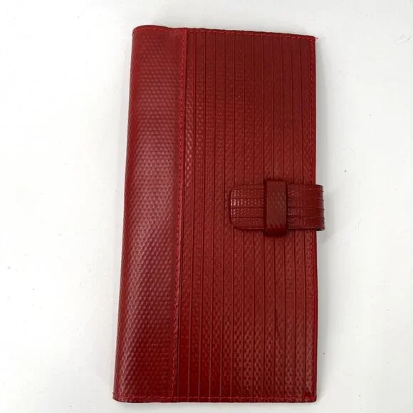 Elvis & Kresse Sustainable Travel Wallet‎ Upcycled British Fire Hose Red