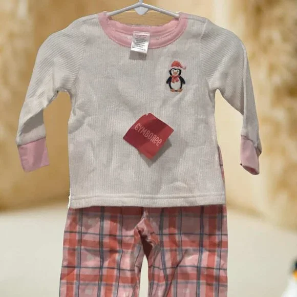 Gymboree White knit Pajamas Embroidered  Penguin and Fennel Pants 6-12 mos.