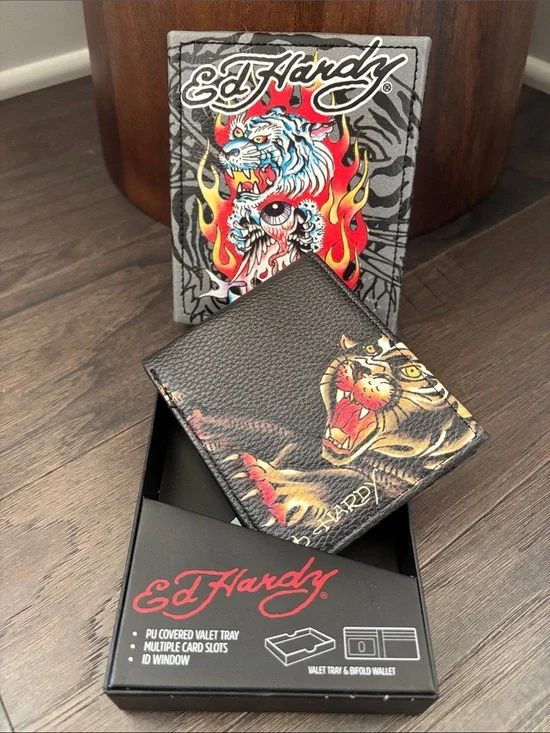 Ed Hardy Tiger Bifokd 4 card slot,bill slot,ID window painted logo,gift box