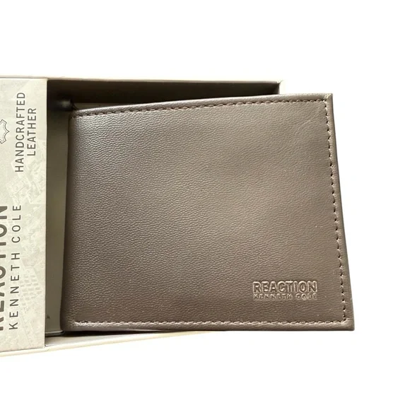 Kenneth Cole Reaction Brown Leather Bifold Wallet NIB Classic Heritage