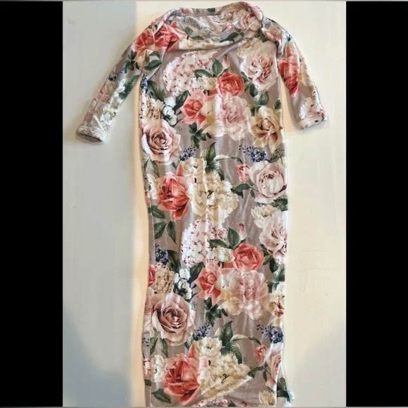 COPY - NWOT 0-3 month posh peanut zipper gown