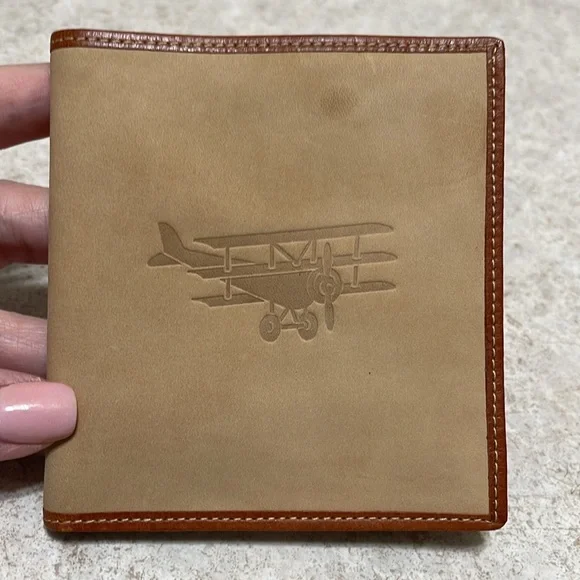 BNWOT VINTAGE AEROPOSTALE TAN & SADDLE BROWN LEATHER AIRPLANE BIFOLD WAL…
