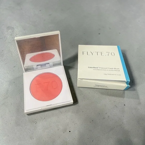 FLYTE.70 ColorBack Pressed Cheek Blush
