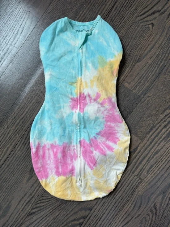 Happiest Baby Tye-die Sleep Swaddle Size Medium