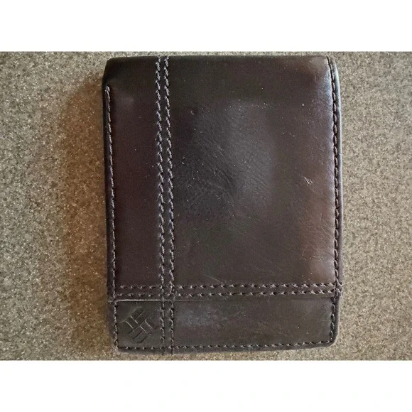 Columbia Mens BlackCoated Leather Bifold Wallet Plaid Lining ID Window