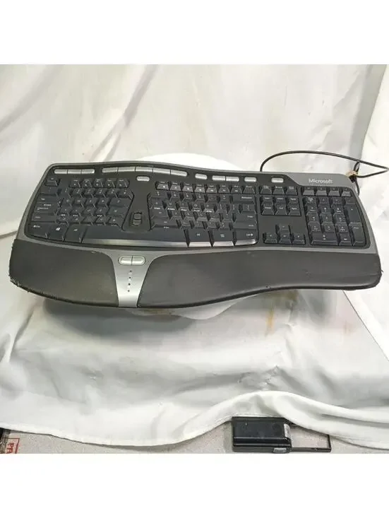 Microsoft Natural Ergonomic Keyboard 4000 v1.0 Wired USB with Wrist Support
