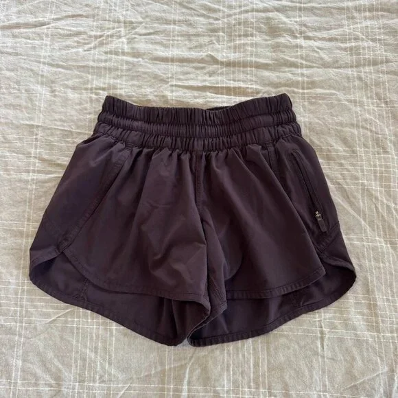 Lululemon Tracker Short V *4