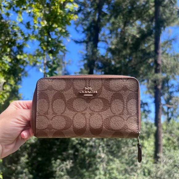 COACH Medium Zip-Around Wallet Signature Canvas Brown w Gold Hardware AUTHENTIC