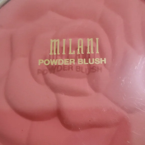 Milani 05 Coral Cove Powder Brush Sealed