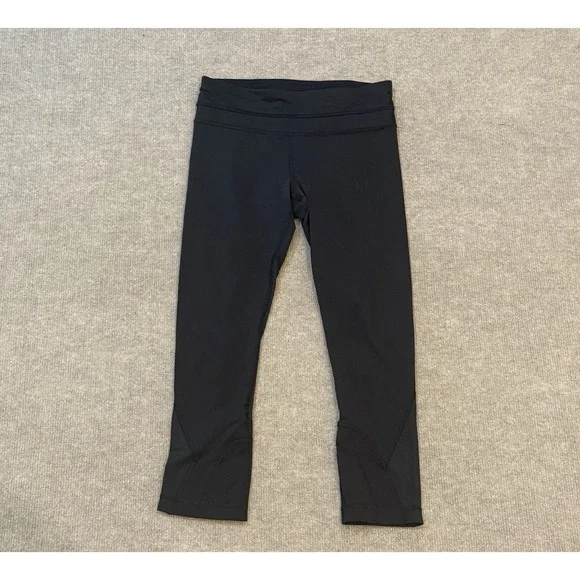 Lululemon Athletica Crop Black Leggings Sport Athleisure Yoga Women's Size 6