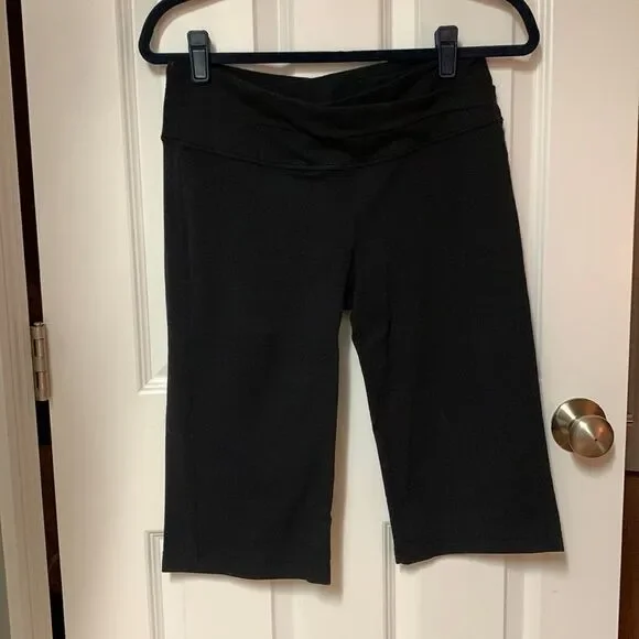 Lululemon Black‎ Crossover Capri