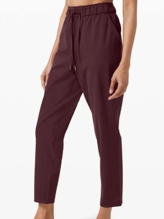 Lululemon Keep Moving Pant in Purple Size 4