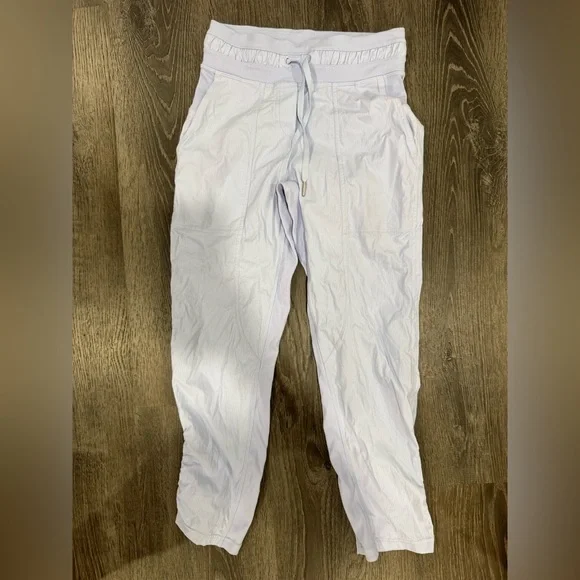 Lululemon Dance Studio Mid-Rise Crop 25
