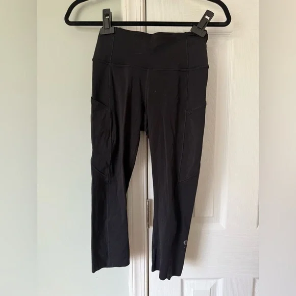 Lululemon Women’s 6 Black Fast and Free 19” Crop