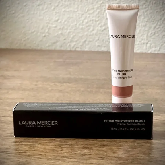 Laura Mercier tinted moisturizer blush - Coastline