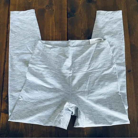 Lululemon Like New light gray striped cropped leggings