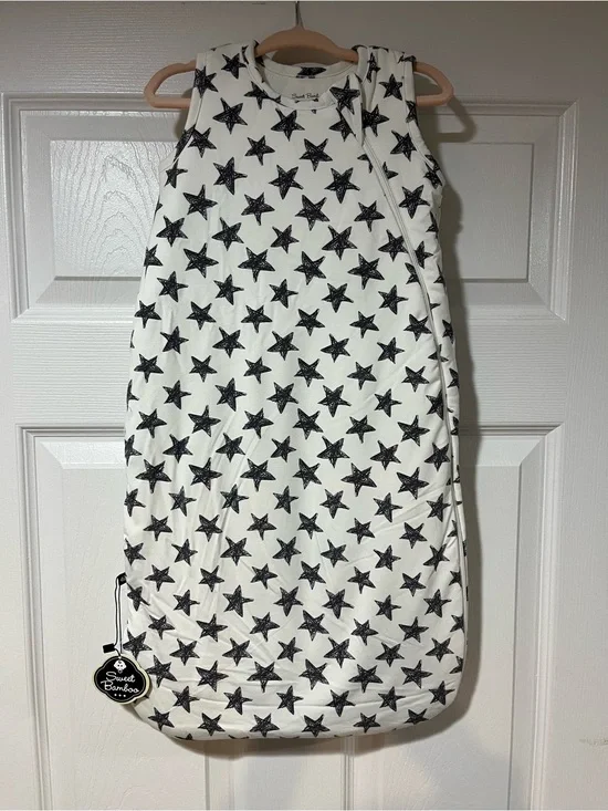 NWT 🌟 Sweet Bamboo Sleep Sack with Black Star Print 0-9m