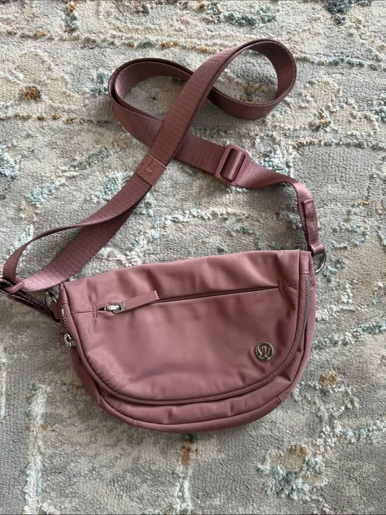 Lululemon festival bag 2L