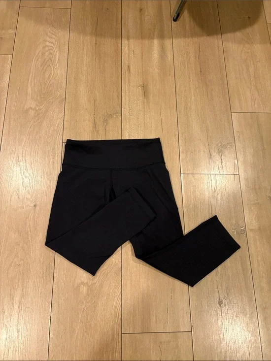 Lululemon Speed Up Crop Size 4