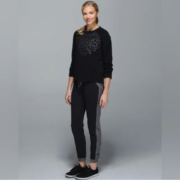 LULULEMON Snapshot Crew in Black - 6