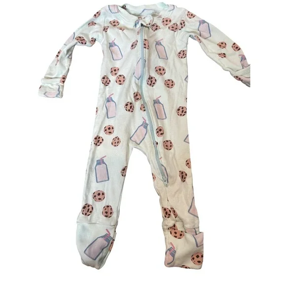 Monica + Andy Footed Pajamas Baby Girls 6-9 Months Green Milk Cookies Zip‎