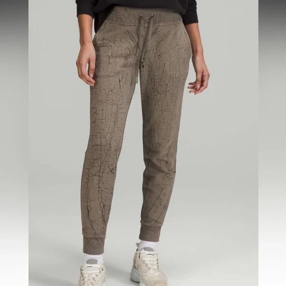 Lululemon Warm Down Jogger *7/8 Length Pants Size 2