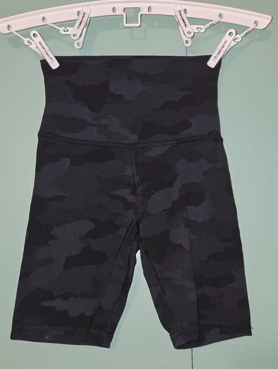 Lululemon Black Camo Biker Short Size 2