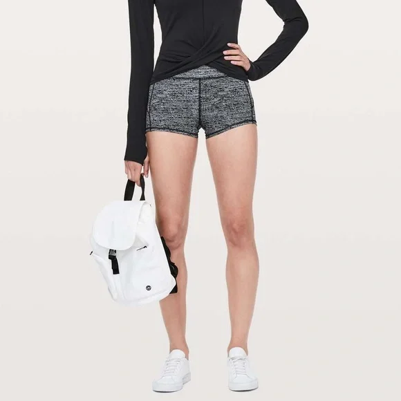 Lululemon In Movement Short *Everlux 2.5